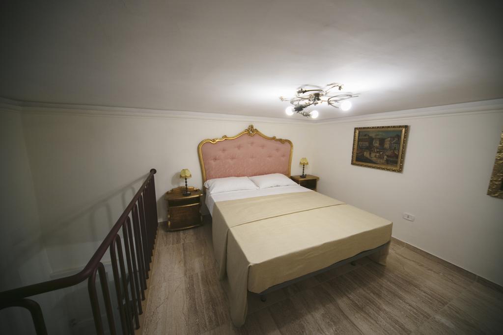 Area Angioina Suites Napoli Dış mekan fotoğraf